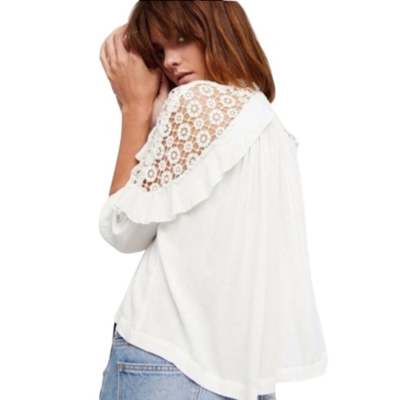 NWOT- Free People Little Bit of Love White Lace Ruffle Blouse- Size M - Picture 2 of 6